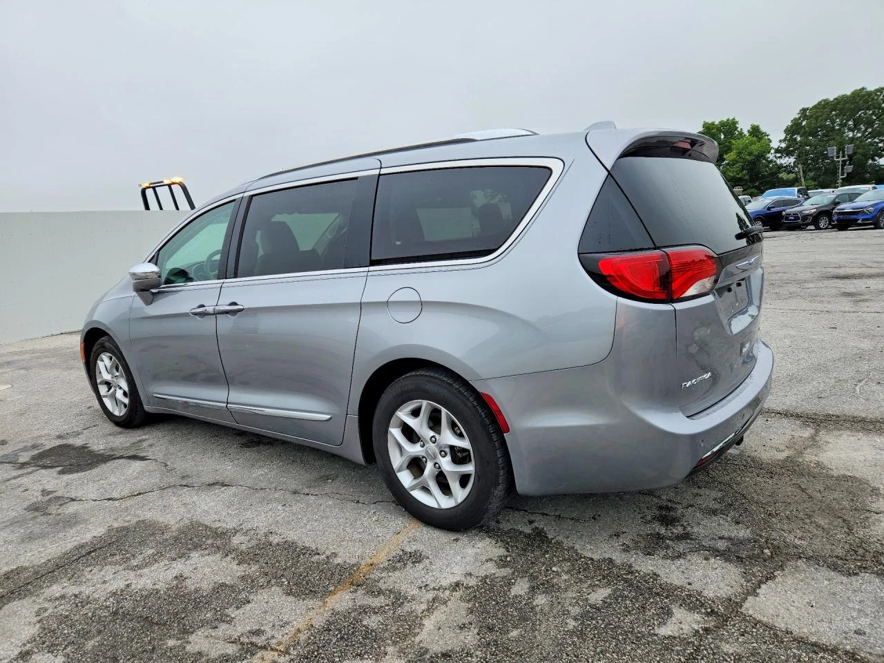 Chrysler Pacifica 3.6l Limited, снимка 2 - Автомобили и джипове - 56420228