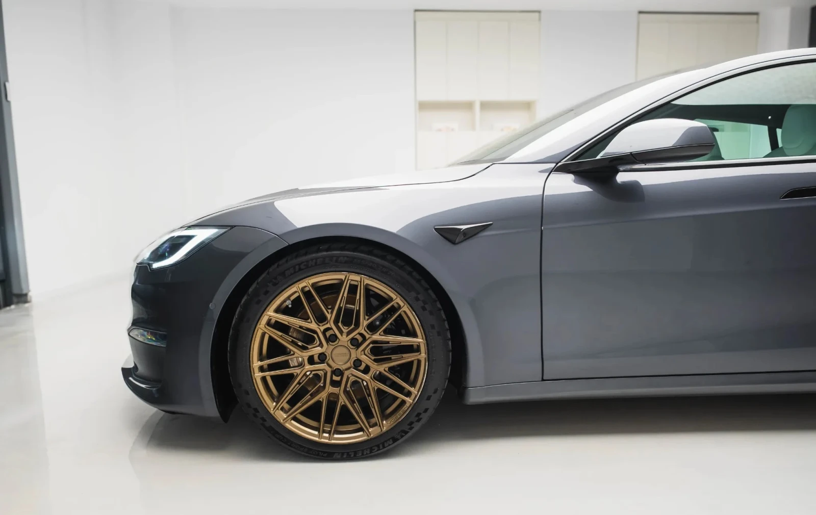 Tesla Model S Plaid 100 kWh Tri Motor AWD | Mobile.bg � ����������� 4