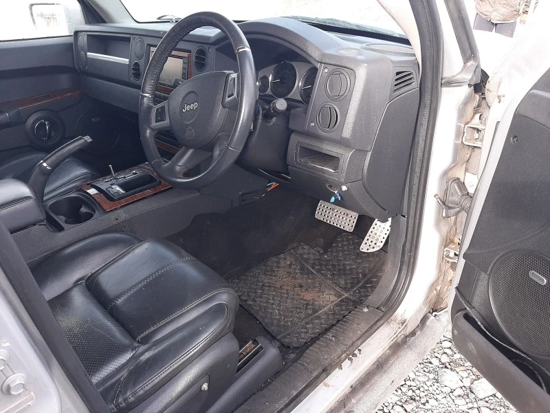 Jeep Commander 3.0 crd, снимка 8 - Автомобили и джипове - 39299305