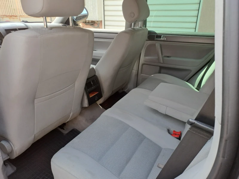 VW Touareg, снимка 11 - Автомобили и джипове - 52229964