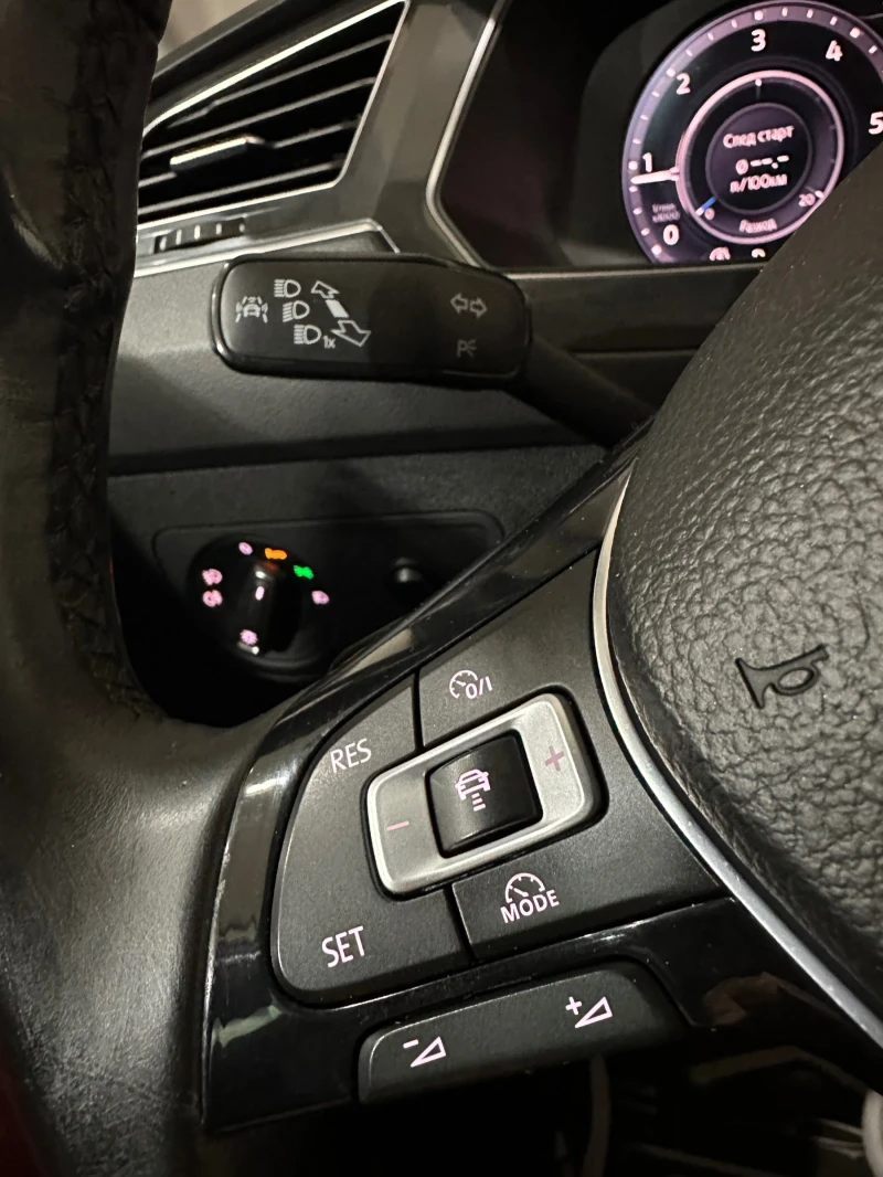 VW Tiguan R line 4 MOTION Digital, снимка 11 - Автомобили и джипове - 53498621