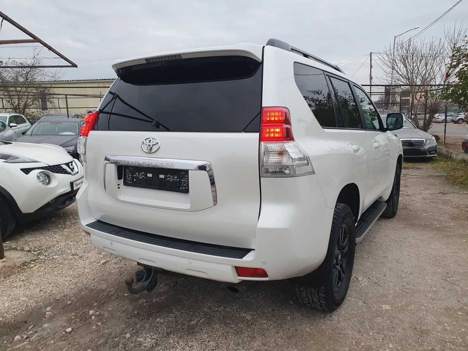 Toyota Land cruiser 3.0D 4x4 АВТОМАТИК 7-МЕСТА ТЕГЛИЧ - изображение 2