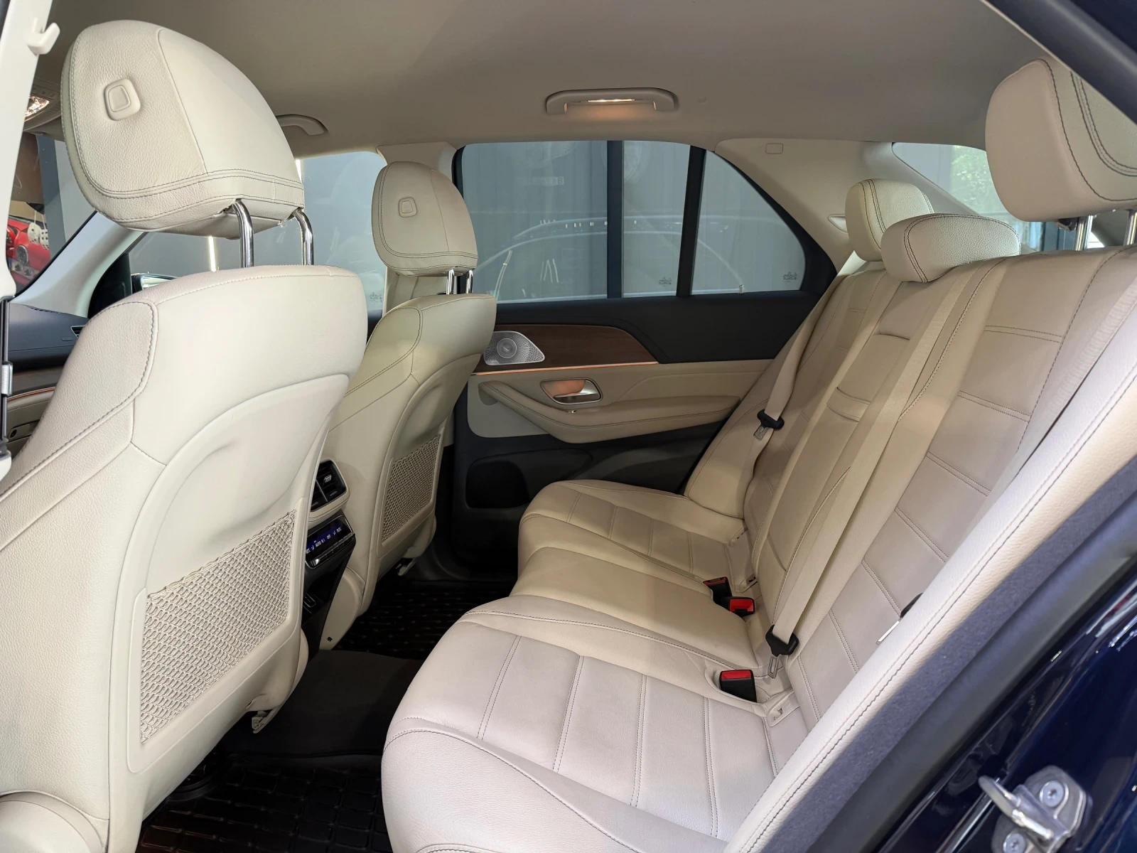 Mercedes-Benz GLE 350 d 4 MATIC * BURMESTER * AMG * , снимка 5 - Автомобили и джипове - 54648832