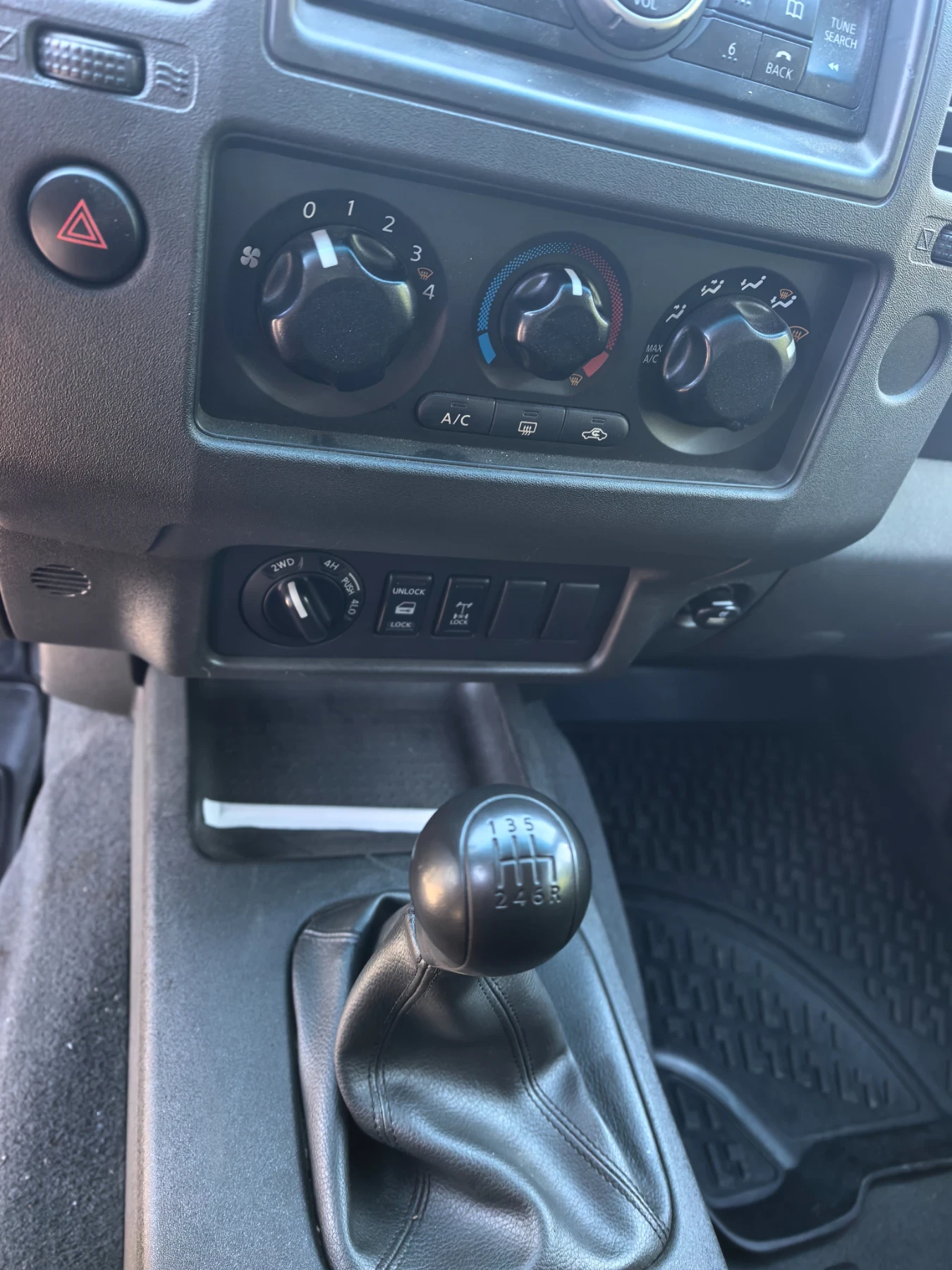 Nissan Navara 2.5DCi-174к.с 125000 км, снимка 5 - Автомобили и джипове - 55050296