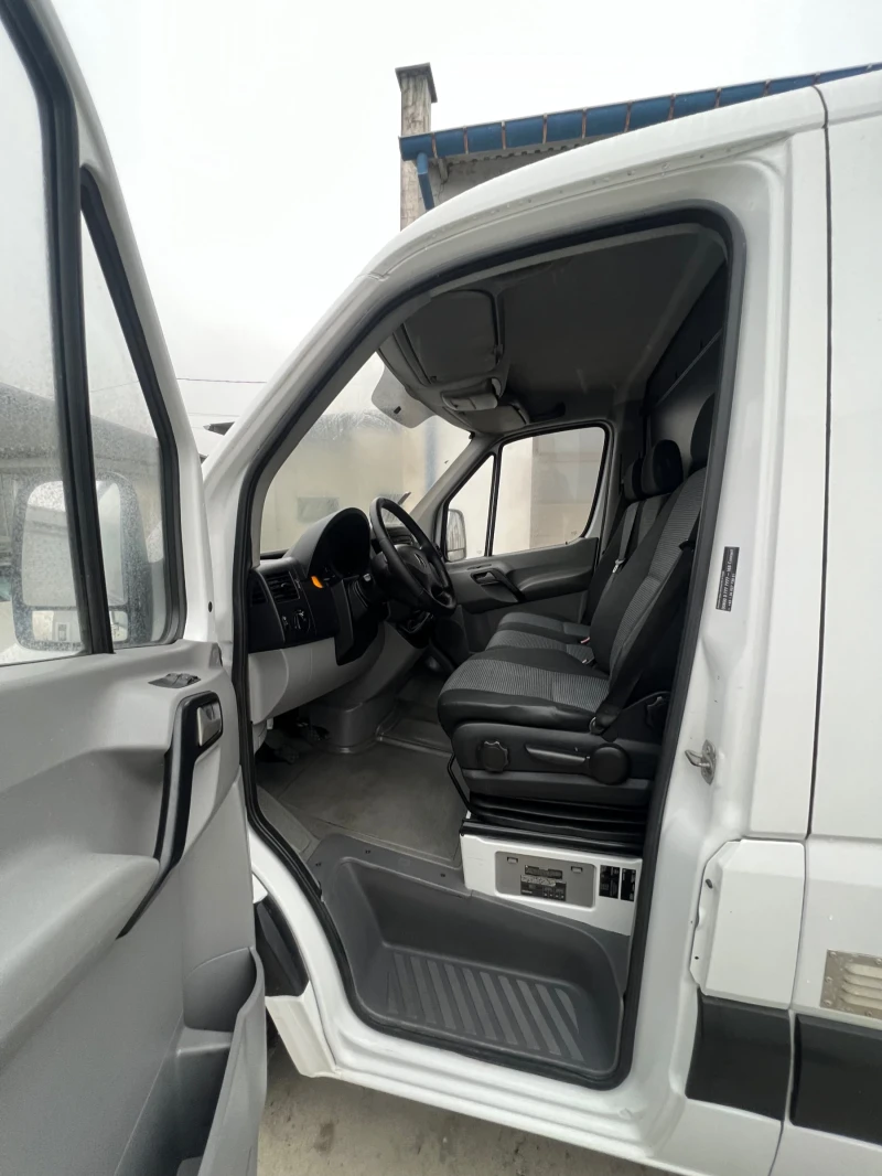 Mercedes-Benz Sprinter 313 Климатроник / Като нов, снимка 10 - Бусове и автобуси - 47935291