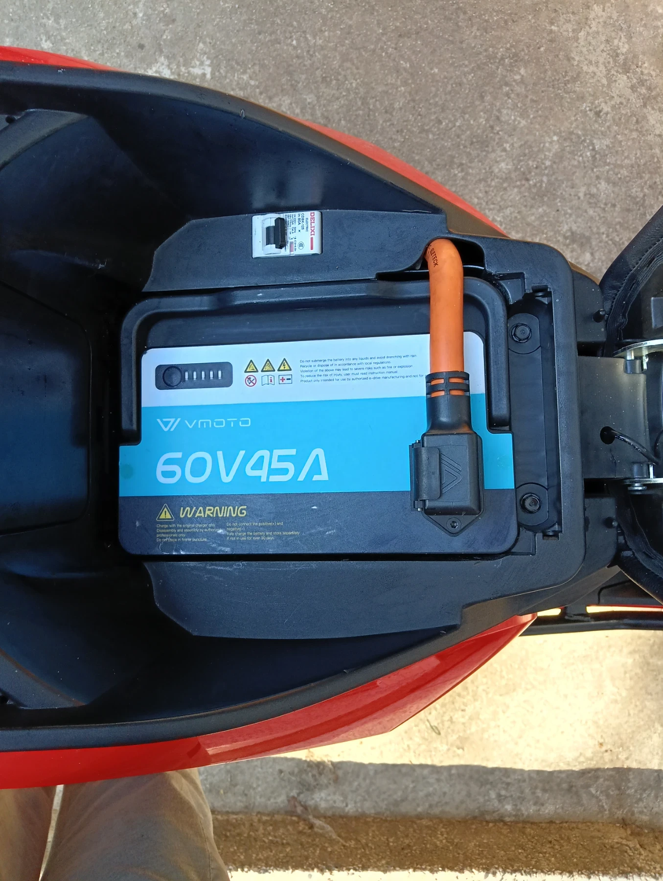 Vmoto F01 Електрически скутер , снимка 9 - Мотоциклети и мототехника - 54061722