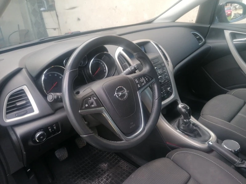 Opel Astra, снимка 10 - Автомобили и джипове - 47616197