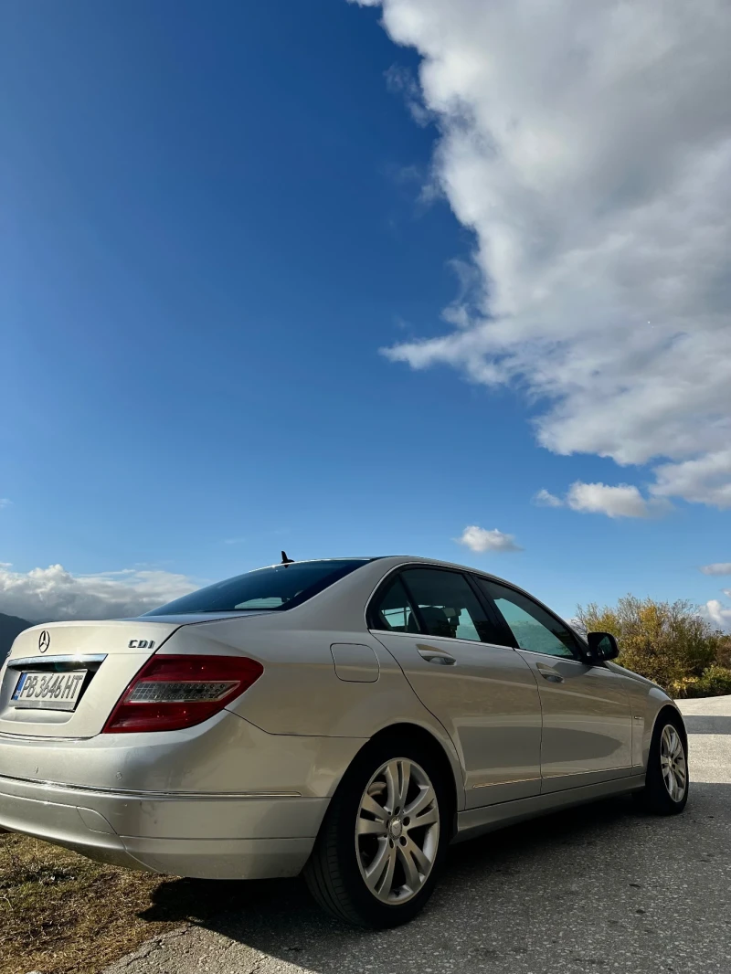 Mercedes-Benz C 220, снимка 4 - Автомобили и джипове - 47990696