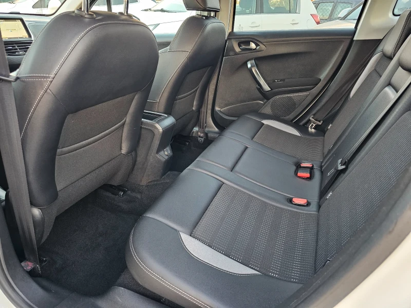 Peugeot 2008 1.6HDI, 92к.с., Автоматик, Allure, 126000км!, снимка 10 - Автомобили и джипове - 51827567
