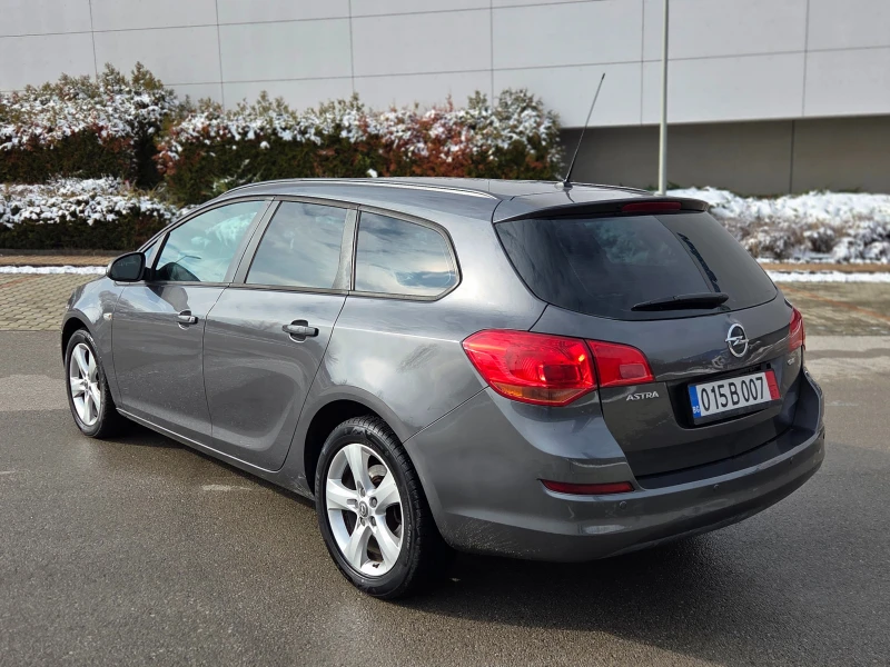 Opel Astra 1.7CDTi 110к.с. ОТЛИЧНА, снимка 6 - Автомобили и джипове - 53382460