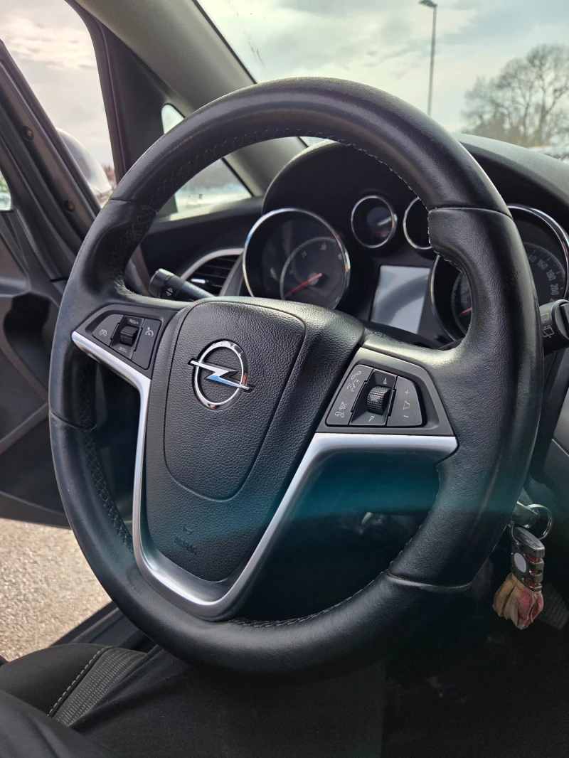 Opel Astra 1.7CDTi 110к.с. ОТЛИЧНА, снимка 13 - Автомобили и джипове - 53382460