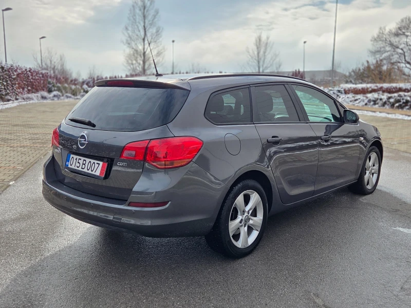 Opel Astra 1.7CDTi 110к.с. ОТЛИЧНА, снимка 4 - Автомобили и джипове - 53382460