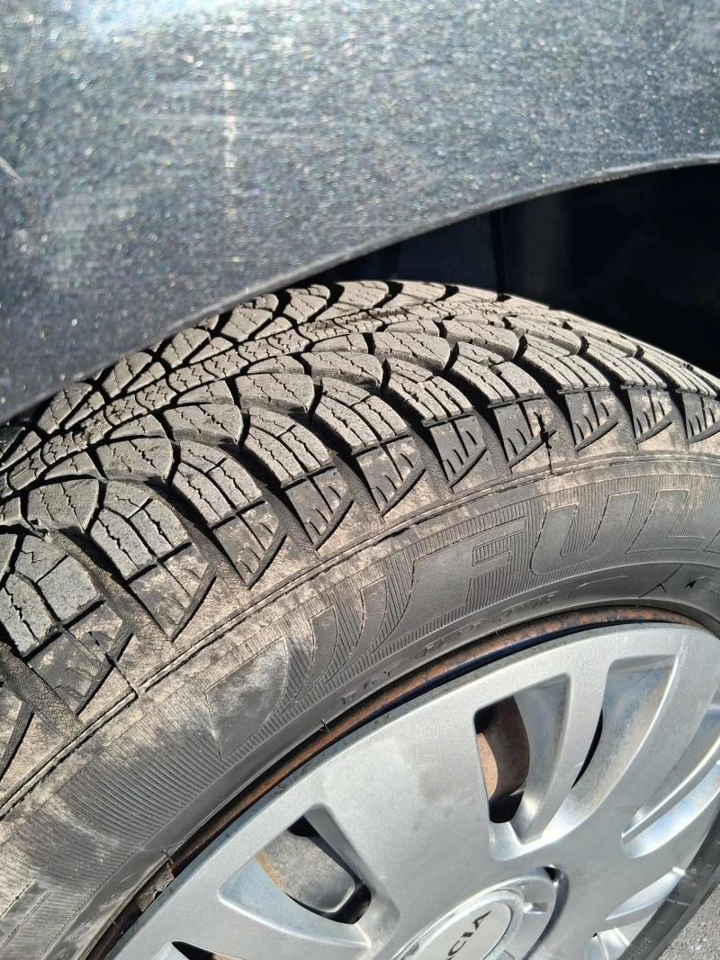 Dacia Logan, снимка 16 - Автомобили и джипове - 53472301