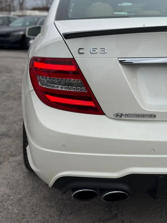 Mercedes-Benz C 63 AMG Sedan, снимка 7 - Автомобили и джипове - 54577800