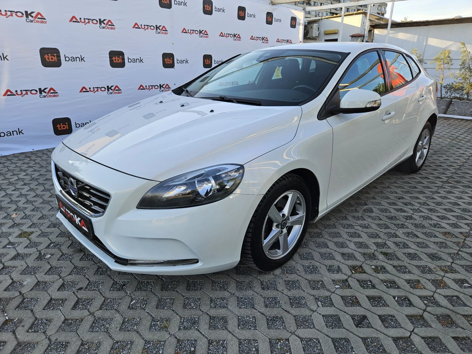 Volvo V40 1.6D-115kc= АВТОМАТИК= ПАРКТРОНИК= АВТОПИЛОТ - изображение 6