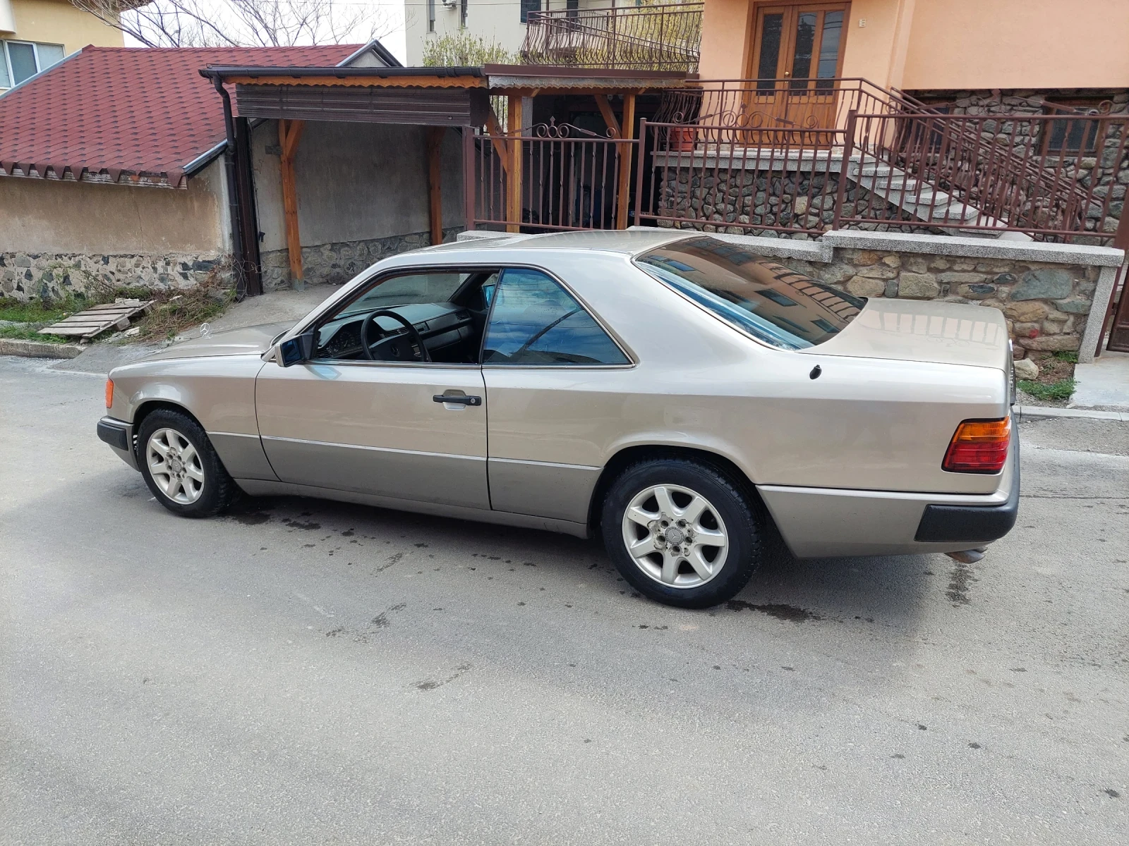 Mercedes-Benz 124 300ce  - изображение 7