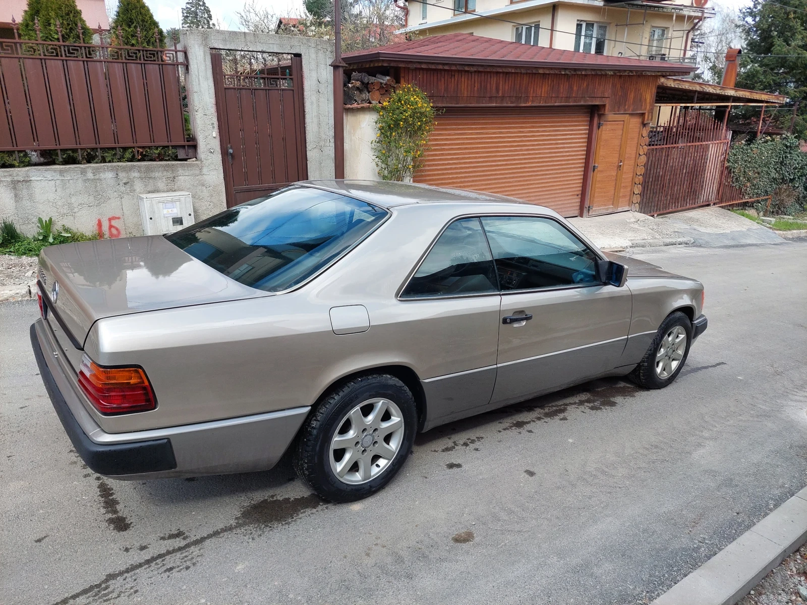 Mercedes-Benz 124 300ce  - изображение 6