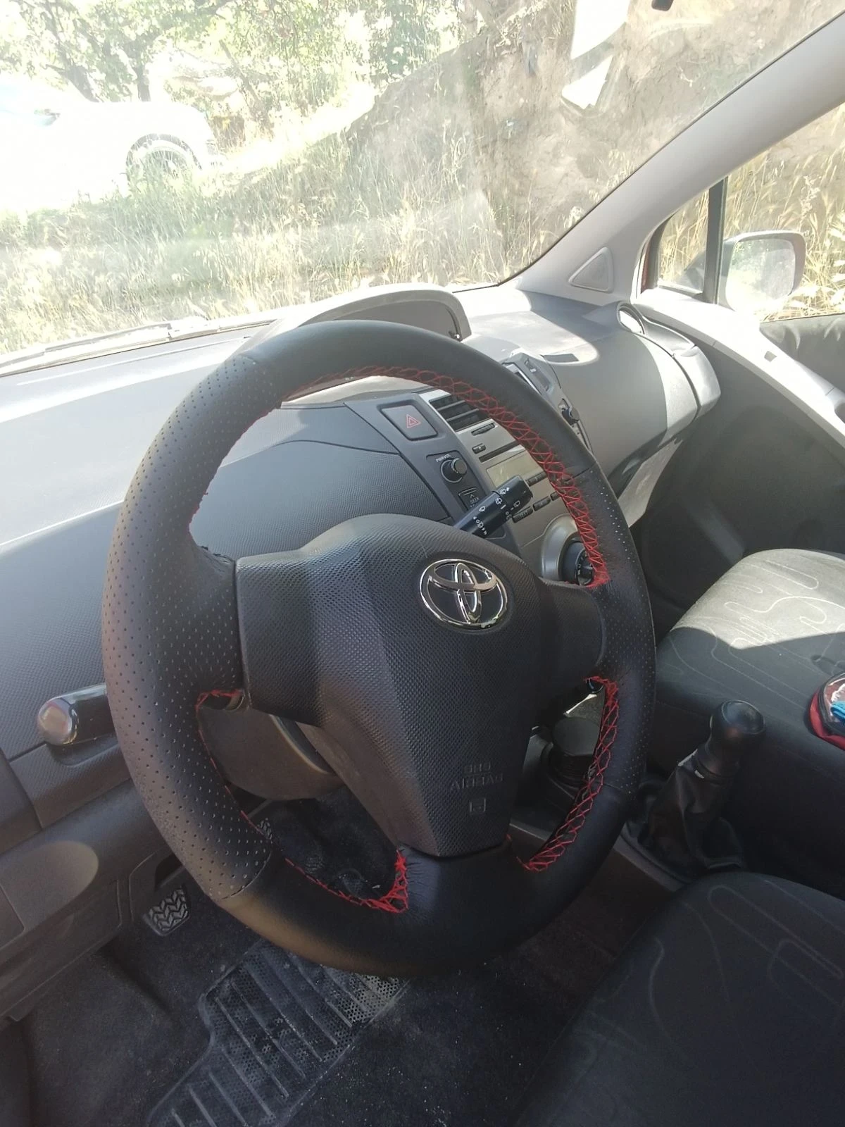 Toyota Yaris 1.0 бензин  - изображение 10