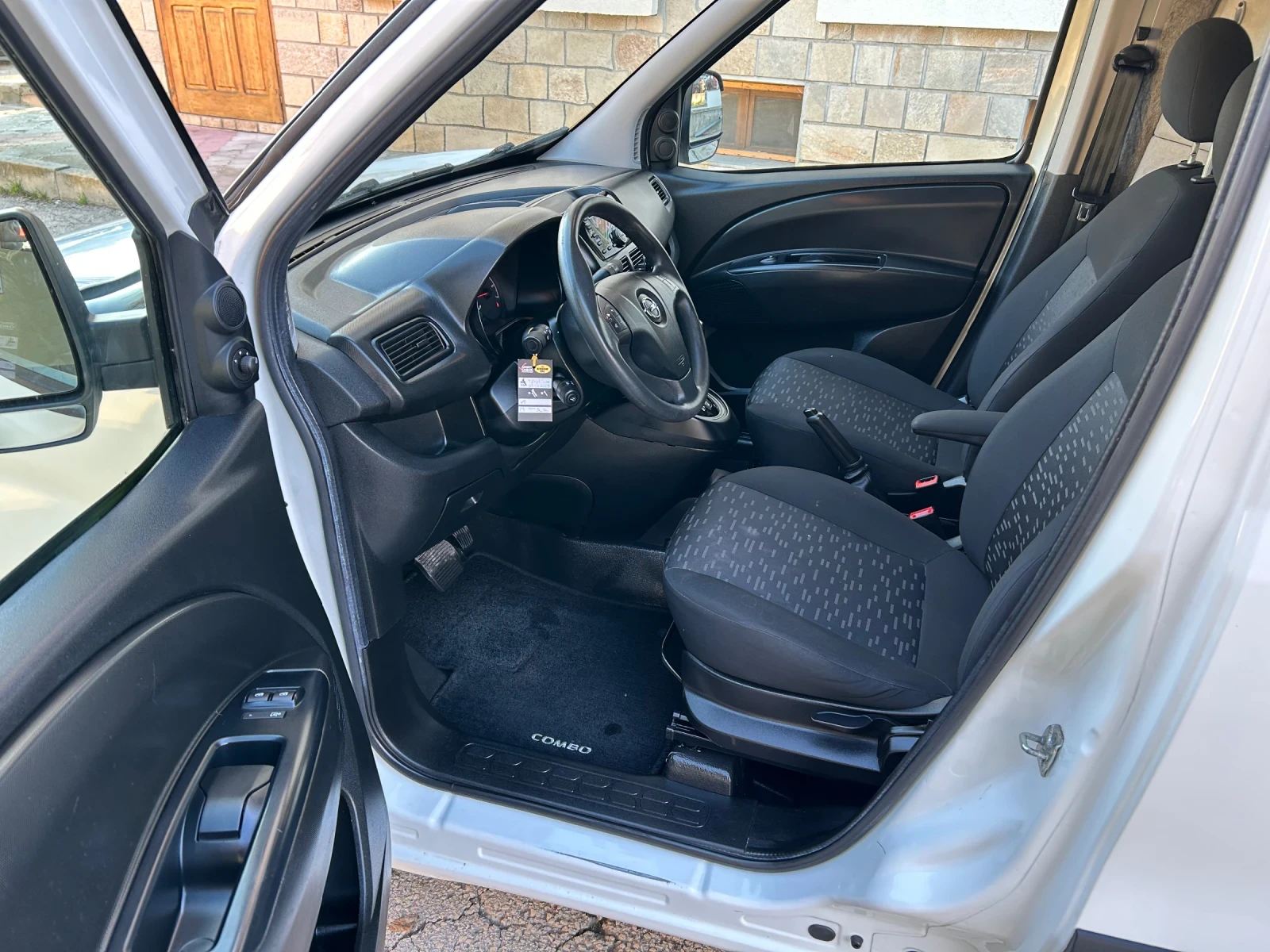 Opel Combo 1.6CDTi АВТОМАТИК 207хил.км. - изображение 10