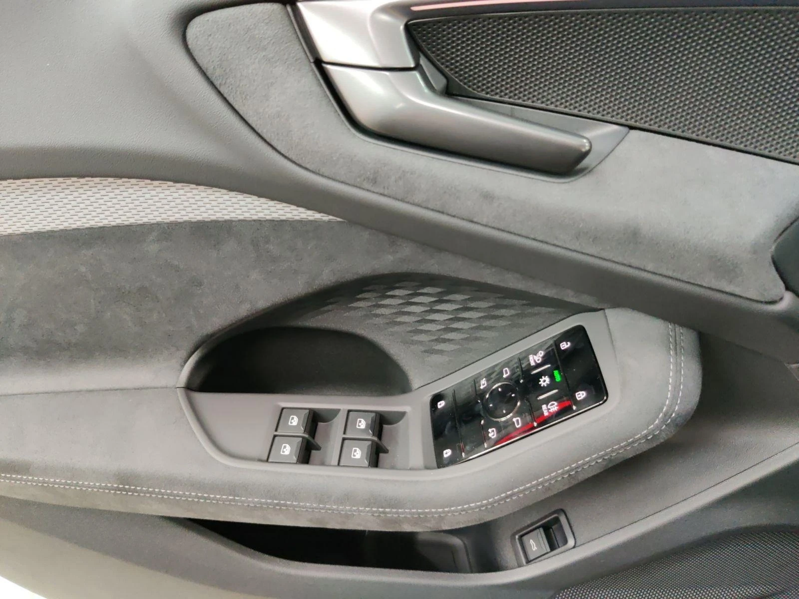 Audi A5 40 TFSI/QUATTRO/NEW MODEL/S-LINE/360/MMI DISPLAY/ - изображение 6