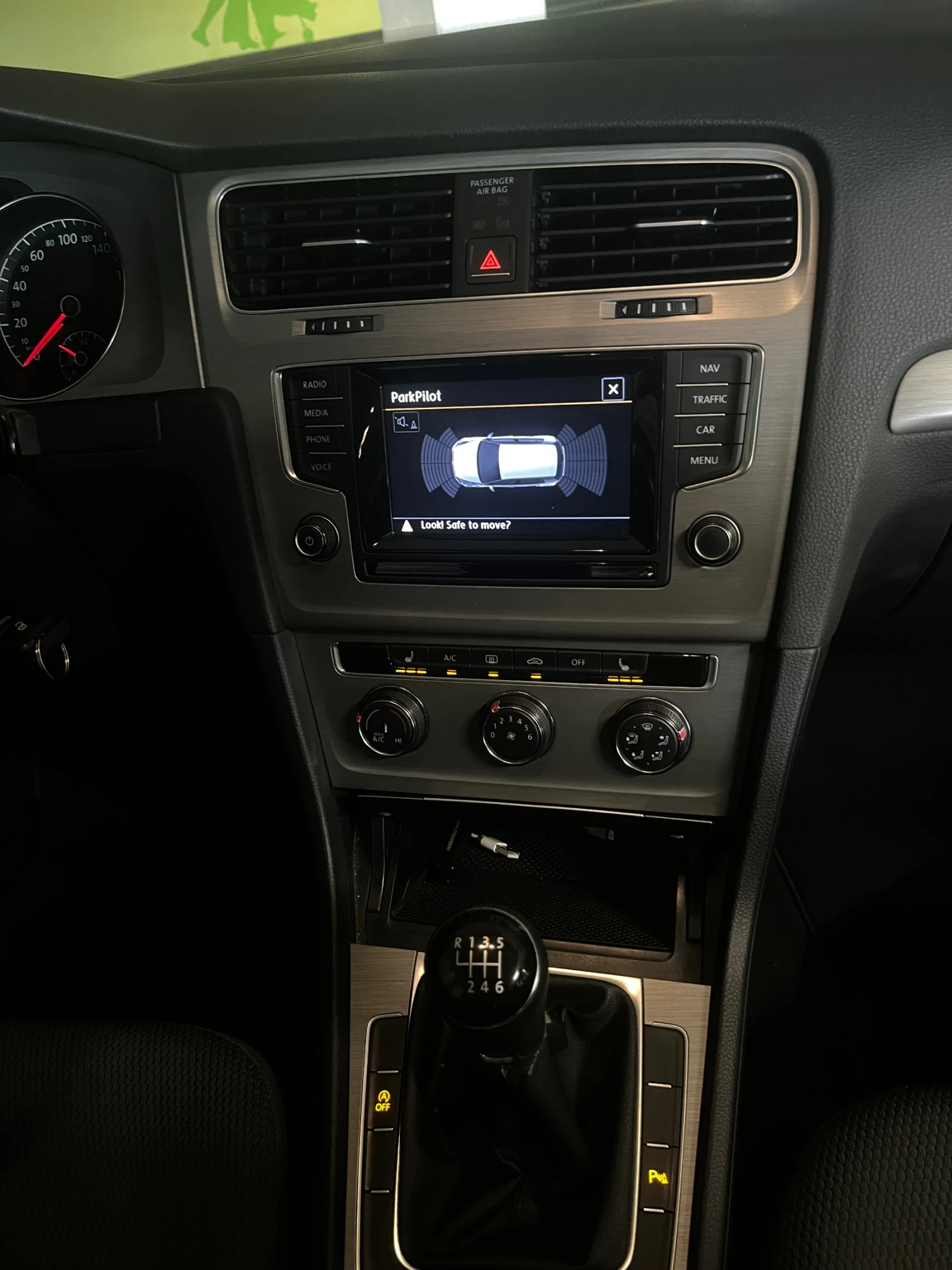 VW Golf, снимка 11 - Автомобили и джипове - 53864611