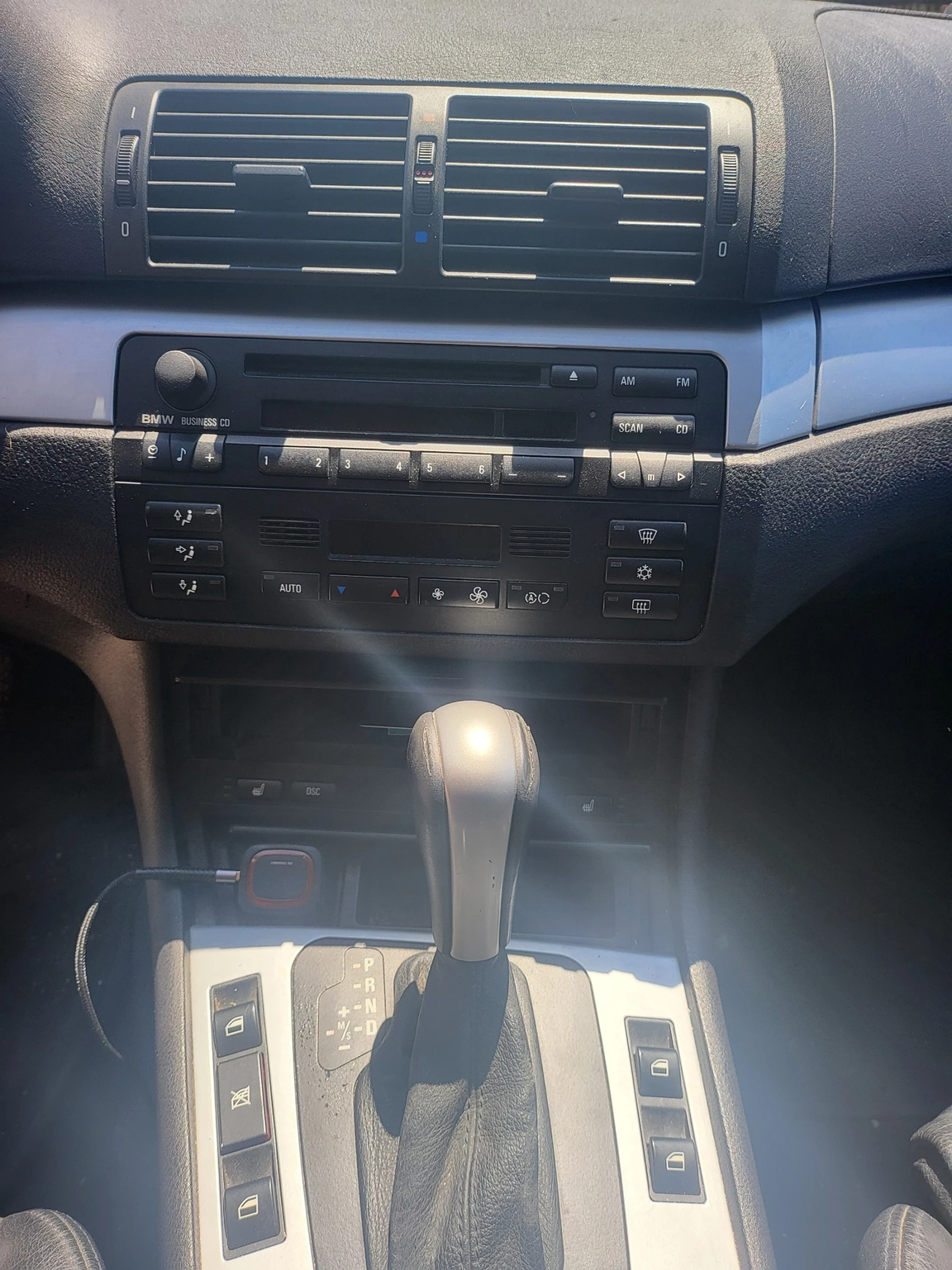 BMW 330 3.0 Xi LPG, снимка 15 - Автомобили и джипове - 54170486