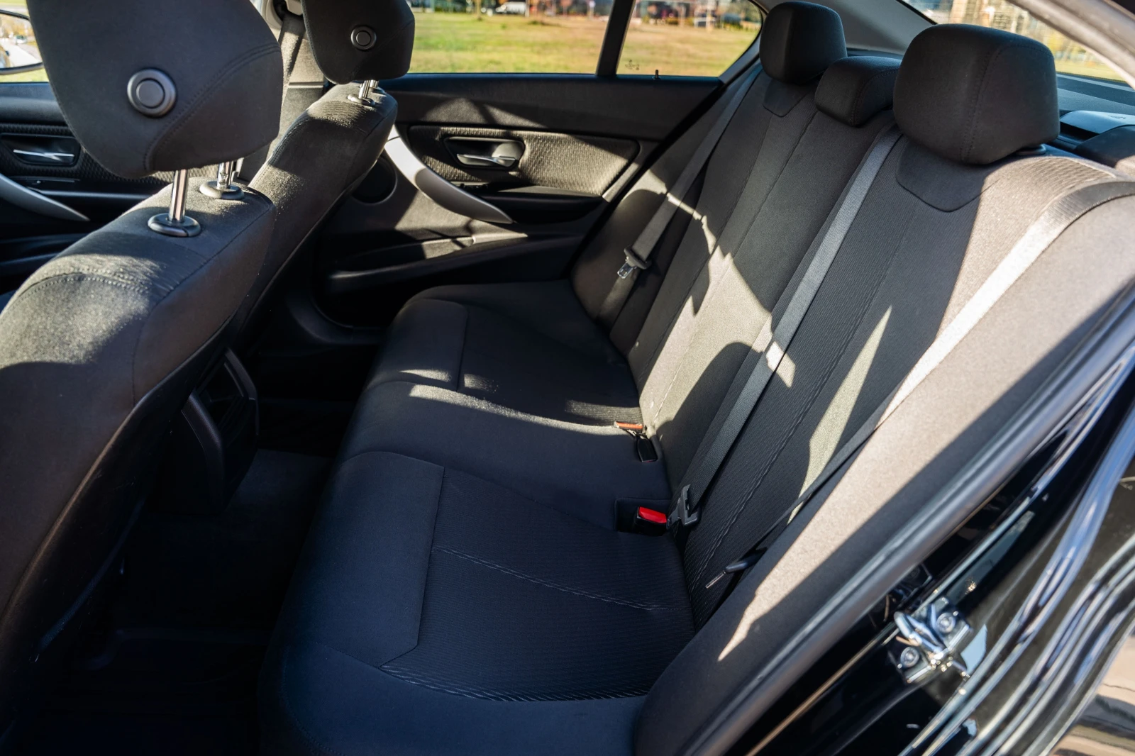 BMW 320, снимка 13 - Автомобили и джипове - 54174426