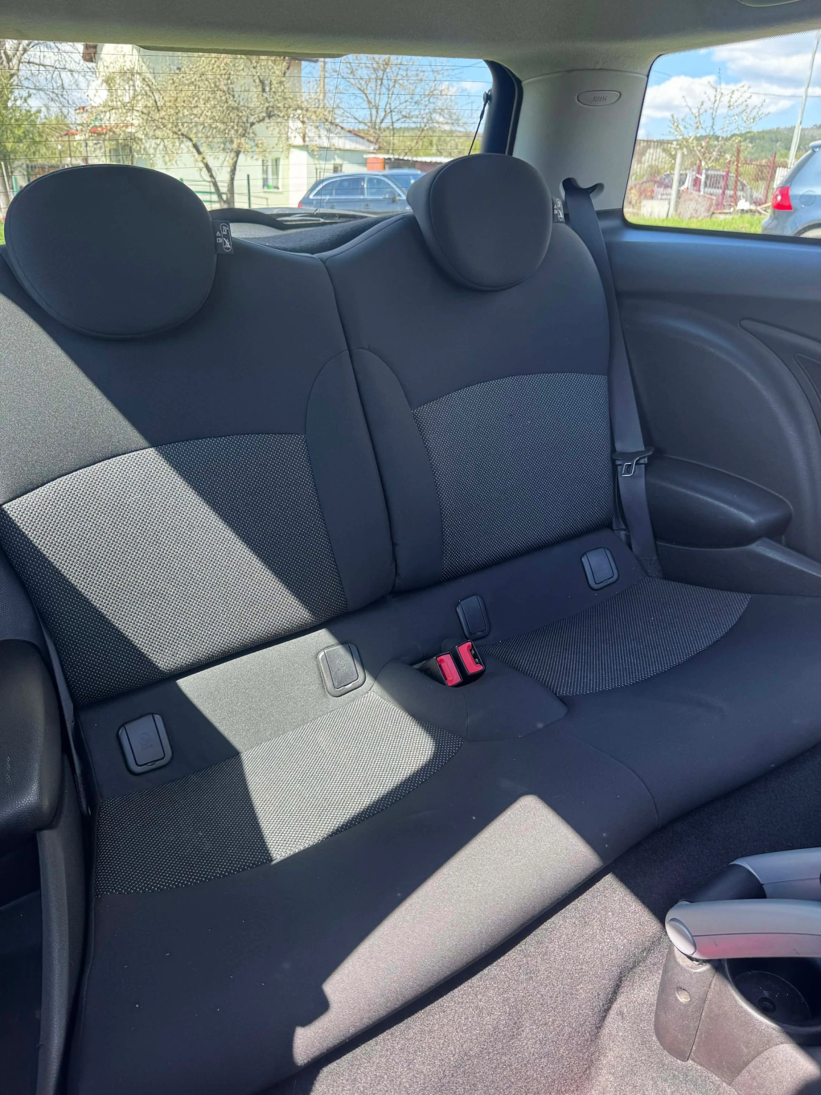 Mini Cooper 1.6D / Start-Stop / Климатроник / 6 скорости, снимка 11 - Автомобили и джипове - 54257109