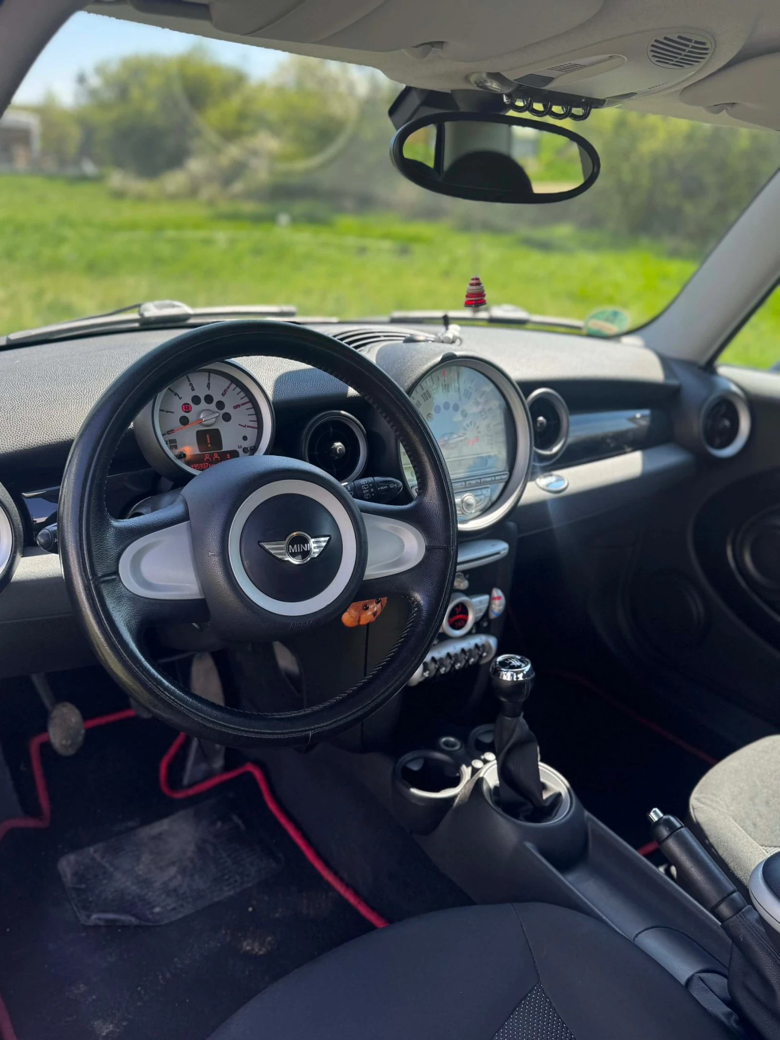 Mini Cooper 1.6D / Start-Stop / Климатроник / 6 скорости, снимка 9 - Автомобили и джипове - 54257109