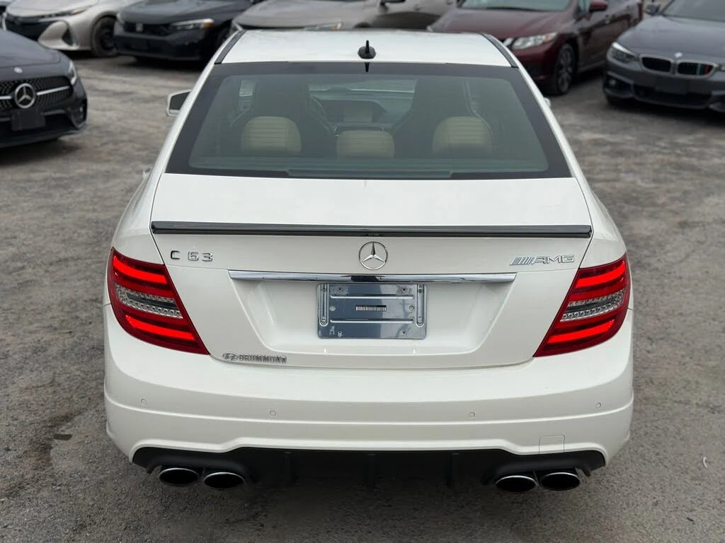 Mercedes-Benz C 63 AMG Sedan, снимка 9 - Автомобили и джипове - 54577800