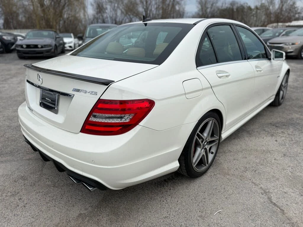 Mercedes-Benz C 63 AMG Sedan, снимка 6 - Автомобили и джипове - 54577800