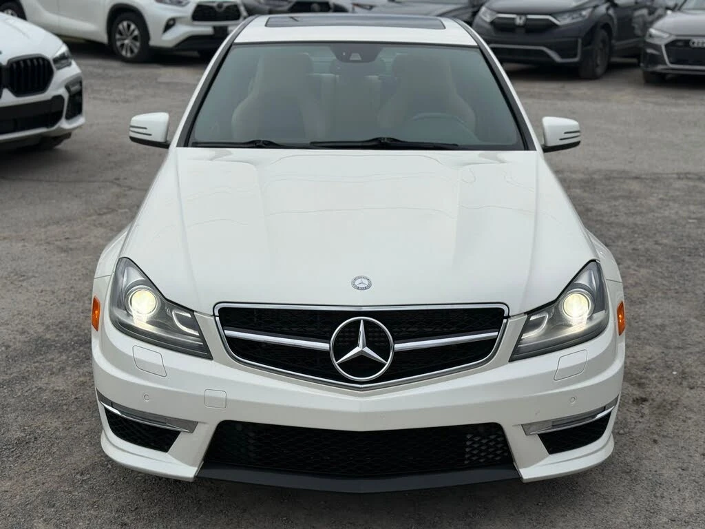 Mercedes-Benz C 63 AMG Sedan, снимка 3 - Автомобили и джипове - 54577800