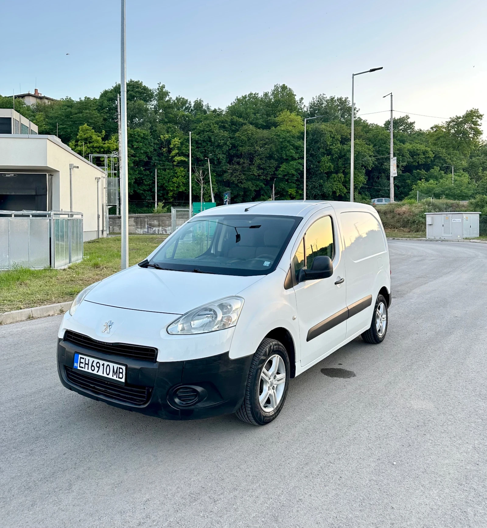 Peugeot Partner 1.6 HDi, снимка 10 - Автомобили и джипове - 54769126