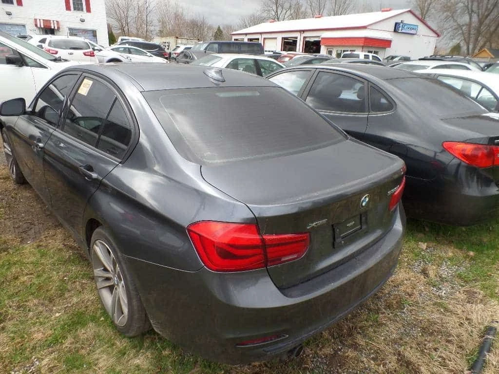 BMW 330 * 330i xDrive Sedan * CARFAX * ЦЕНА ДО БГ, снимка 3 - Автомобили и джипове - 54966416