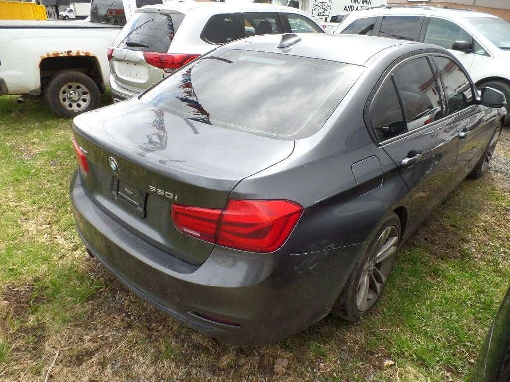 BMW 330 * 330i xDrive Sedan * CARFAX * ЦЕНА ДО БГ, снимка 5 - Автомобили и джипове - 54966416