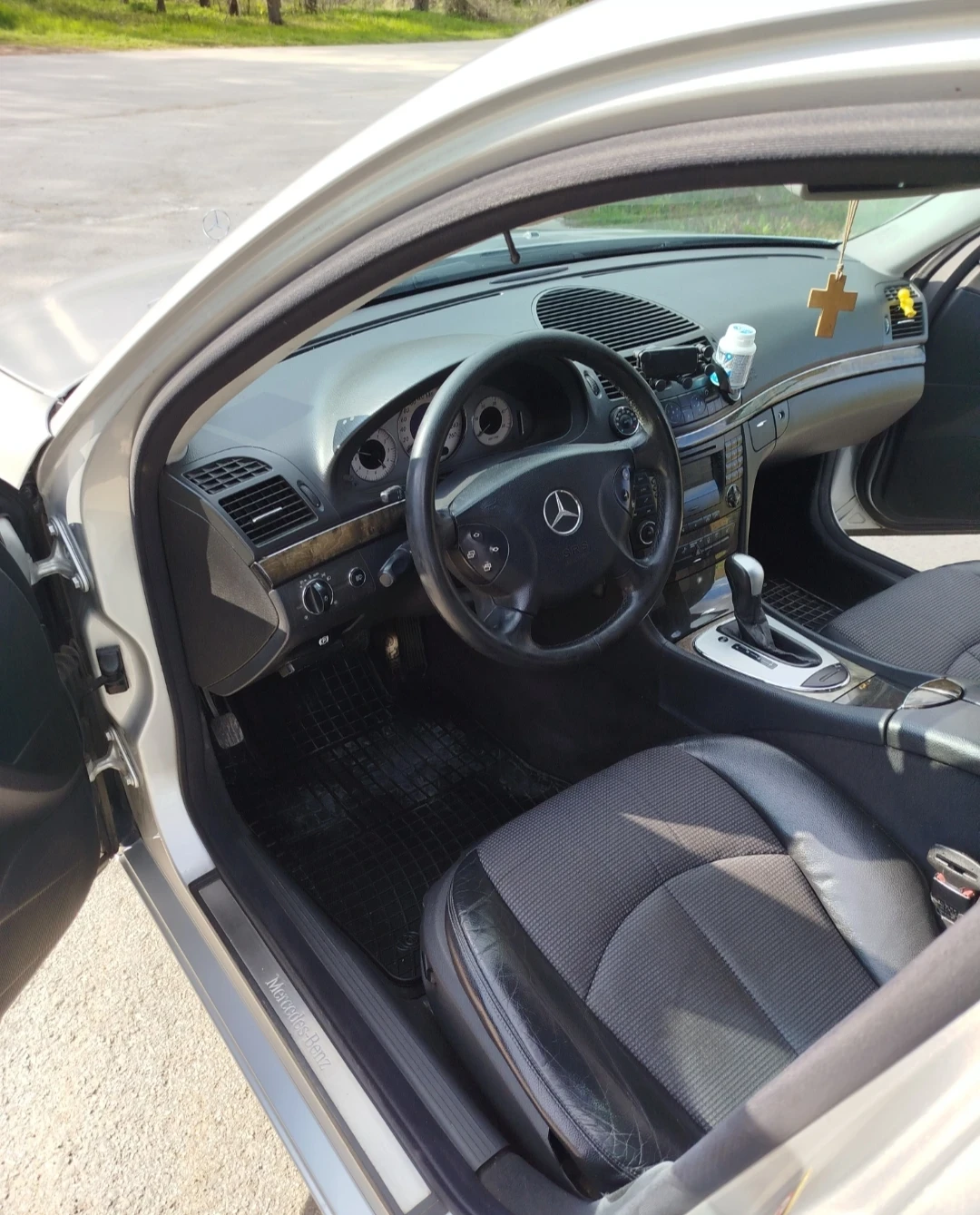 Mercedes-Benz E 220 E220, снимка 5 - Автомобили и джипове - 55570081