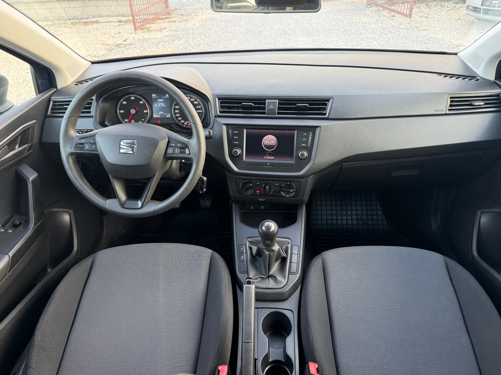 Seat Ibiza 1.6 TDi, снимка 8 - Автомобили и джипове - 55792357