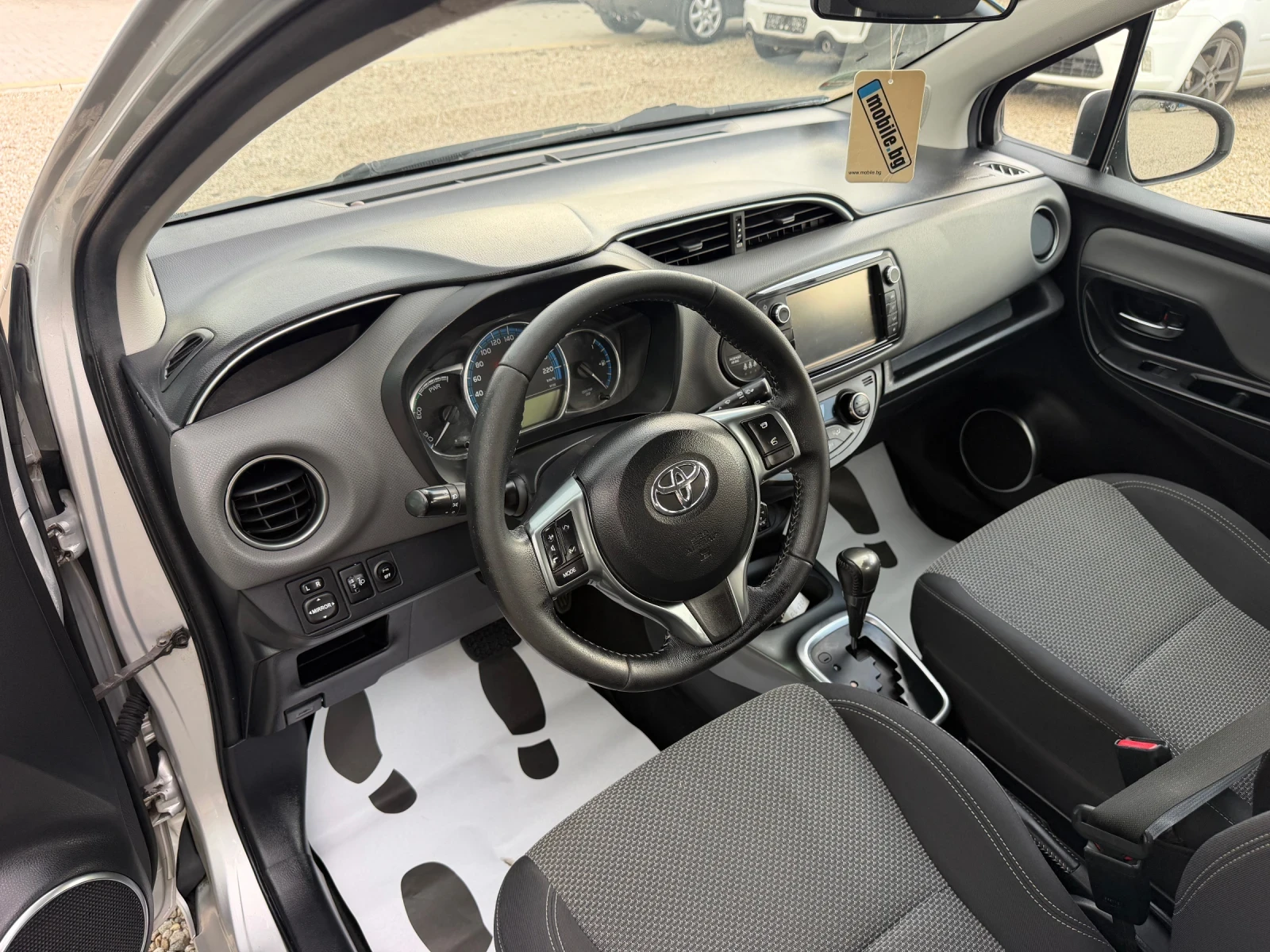 Toyota Yaris 1.5 hybrid/NAVI/EVRO6/, снимка 8 - Автомобили и джипове - 55959033