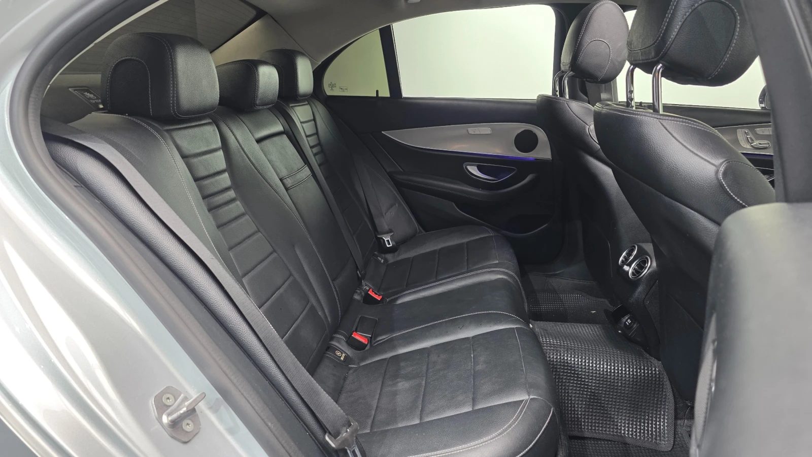 Mercedes-Benz E 200 W213 2.0 Avantgarde , снимка 9 - Автомобили и джипове - 56068606
