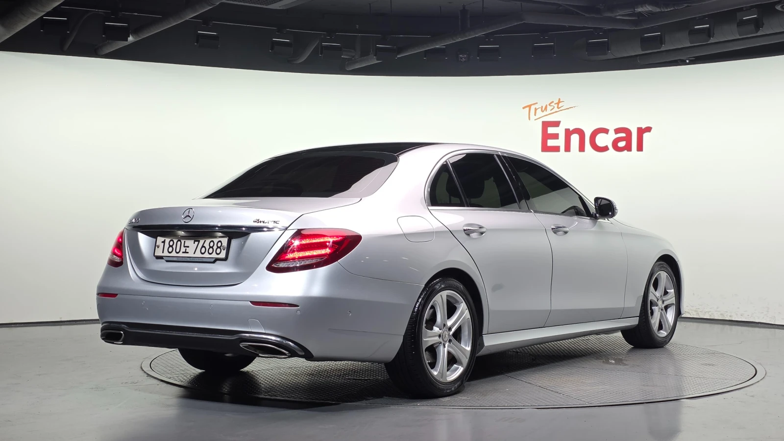 Mercedes-Benz E 200 W213 2.0 Avantgarde , снимка 2 - Автомобили и джипове - 56068606