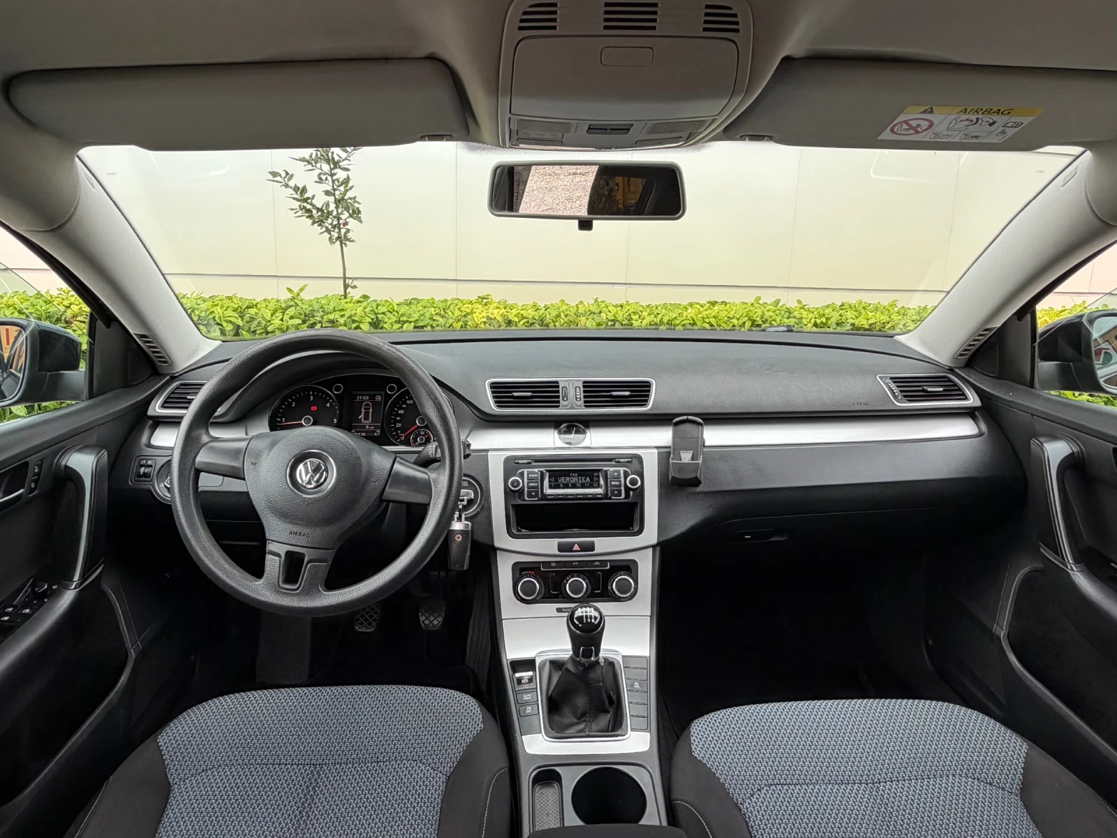 VW Passat 2.0 TDi 140 ps BlueMotion, снимка 10 - Автомобили и джипове - 56239517