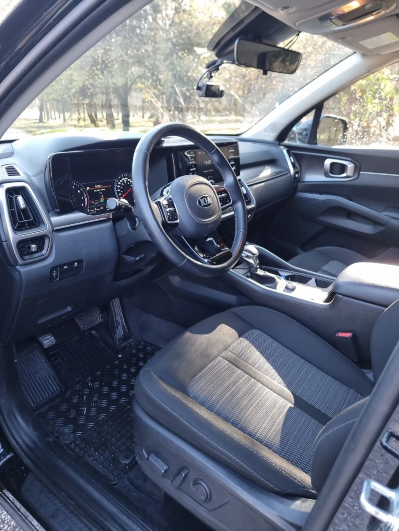 Kia Sorento 2.5 GDI, снимка 6 - Автомобили и джипове - 52016190