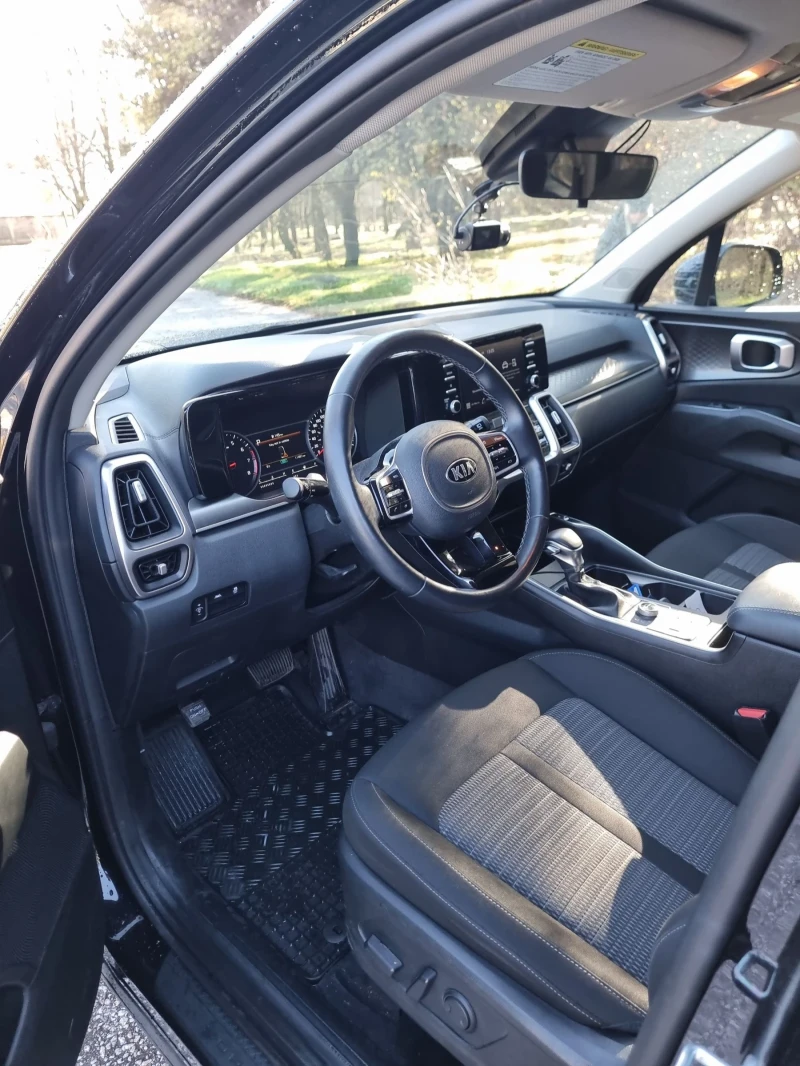 Kia Sorento 2.5 GDI, снимка 9 - Автомобили и джипове - 52016190