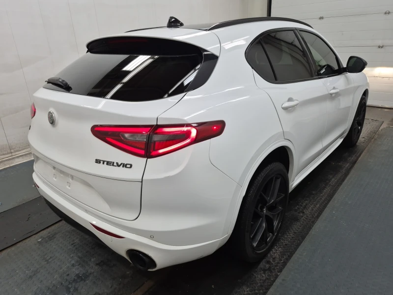 Alfa Romeo Stelvio 2.0 TI SPORT, снимка 4 - Автомобили и джипове - 53203036