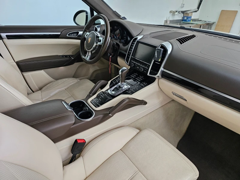 Porsche Cayenne 3.0d Platinum Edition, снимка 10 - Автомобили и джипове - 53418240