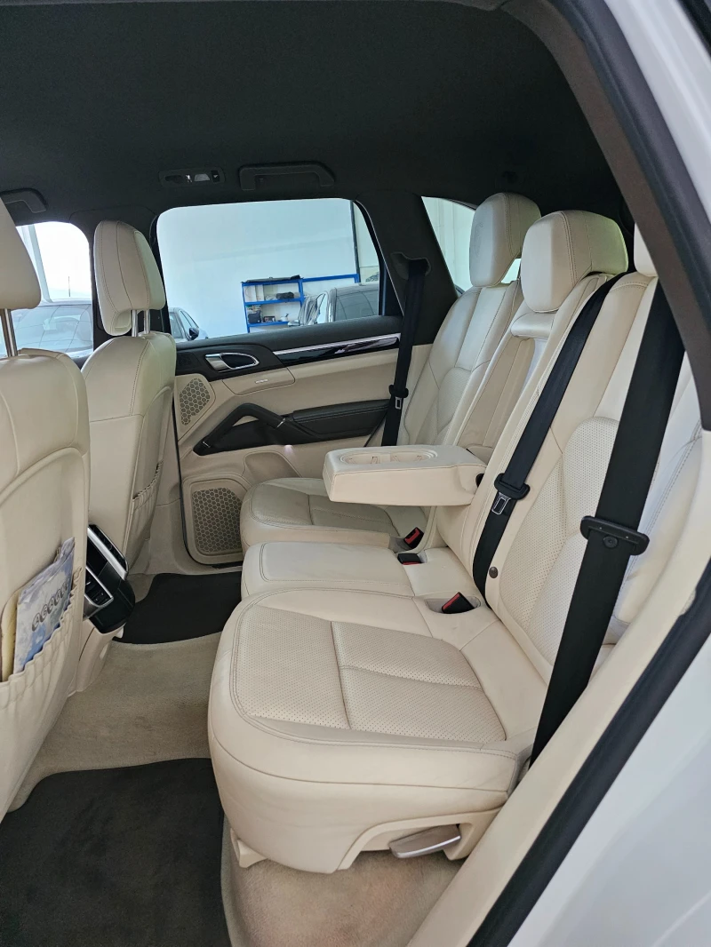 Porsche Cayenne 3.0d Platinum Edition, снимка 12 - Автомобили и джипове - 53418240