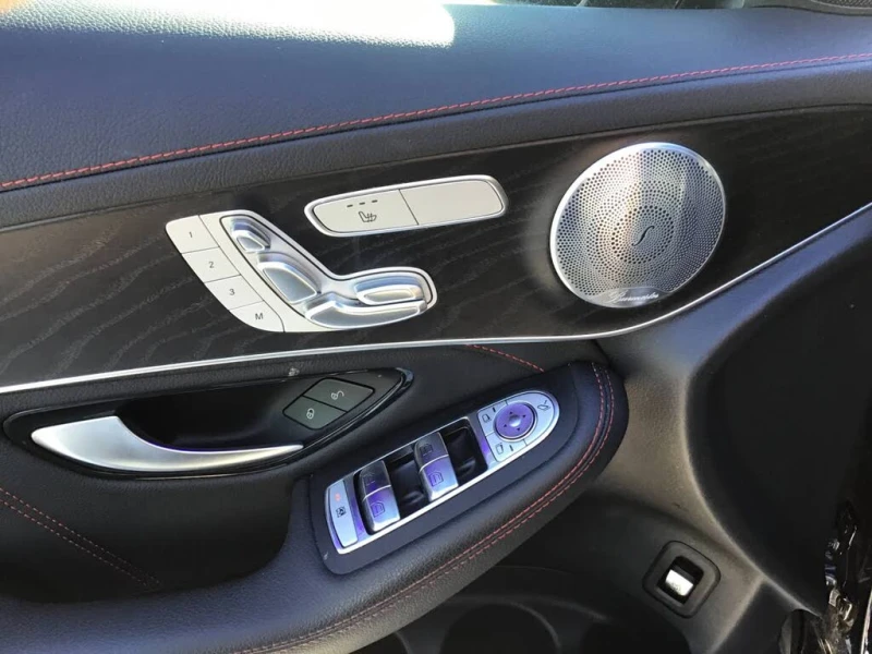 Mercedes-Benz GLC 43 AMG ПОДГРЕВ* КАМЕРА* КЕЙЛЕС* LANE* ASSIST, снимка 9 - Автомобили и джипове - 53525956