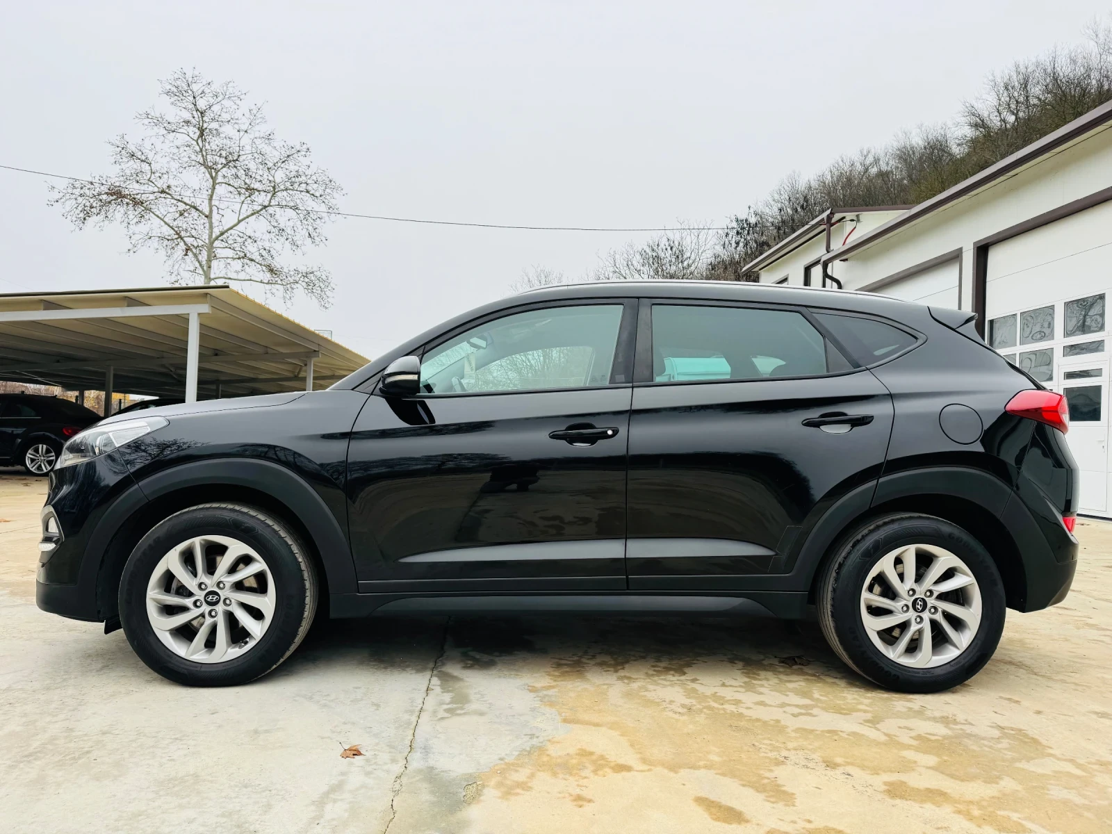Hyundai Tucson * 2.0CRDI* PREMIUM* 4WD* NAVI*  | Mobile.bg � ����������� 4
