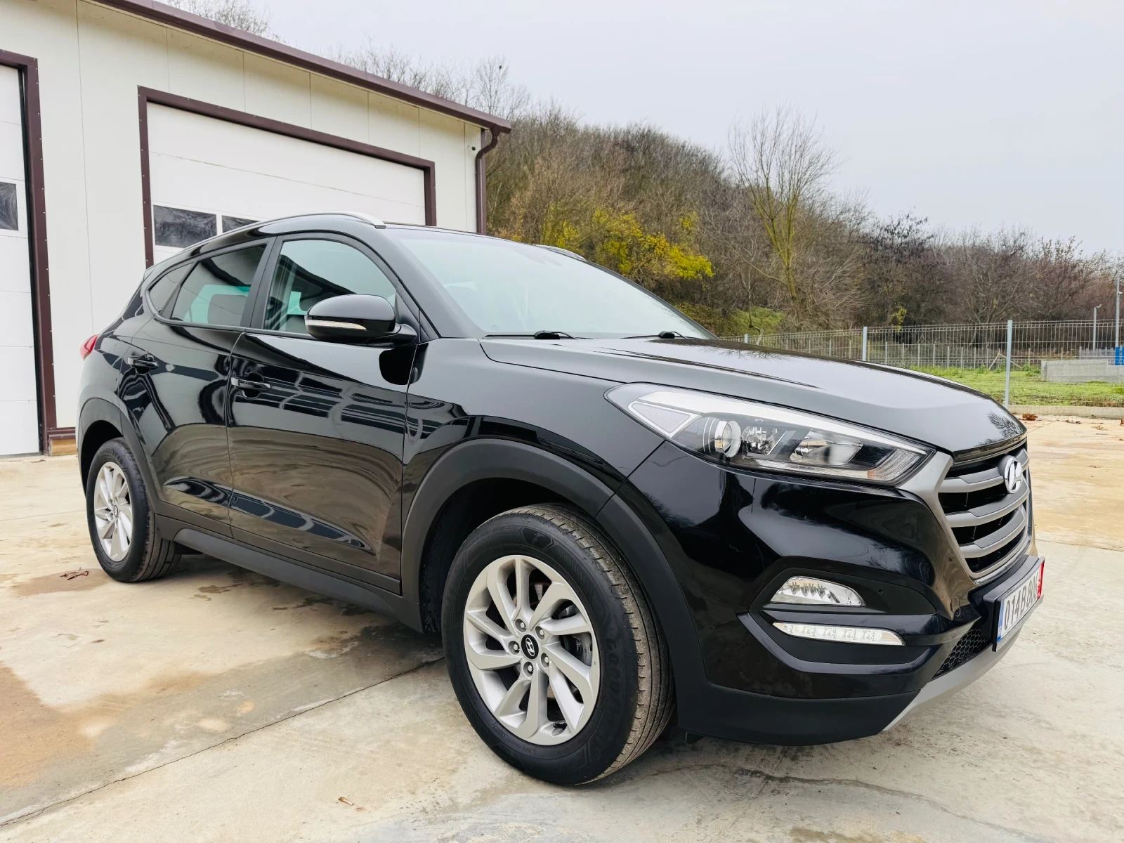 Hyundai Tucson * 2.0CRDI* PREMIUM* 4WD* NAVI*  | Mobile.bg � ����������� 1