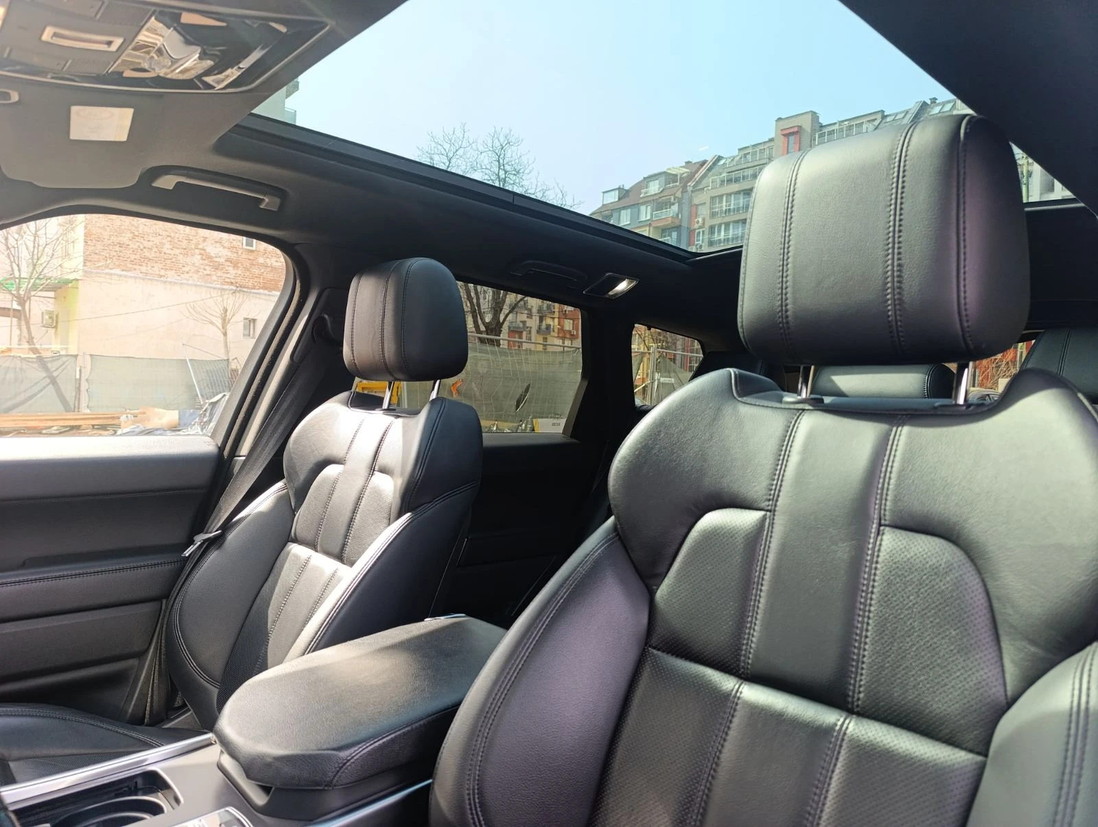 Land Rover Range Rover Sport SE 2.0TD Sd4, снимка 10 - Автомобили и джипове - 53706533